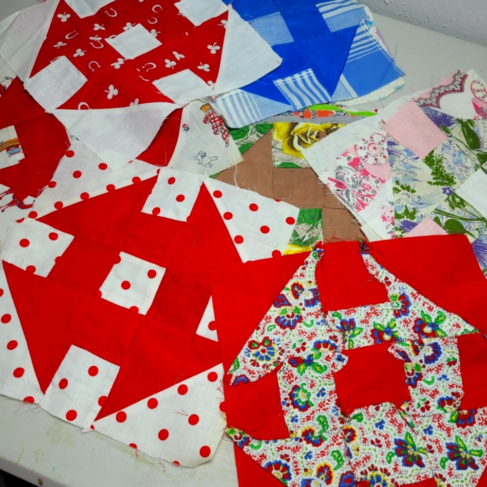 Beautiful quilting blocks vintage fabric 10" x 10" lot of 21 blocks